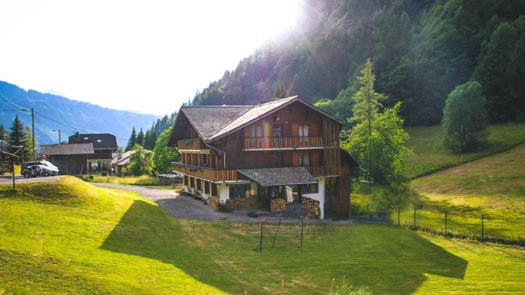 L'Ardesia Hostel Morzine Exterior foto